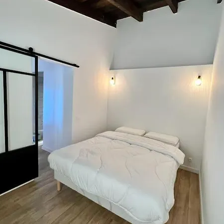 Semesterbostad Maison Chaleureuse En Plein Coeur Du Centre Saint-Florent (Corsica)