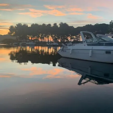 Maison Chaleureuse En Plein Coeur Du Centre Saint-Florent (Corsica)