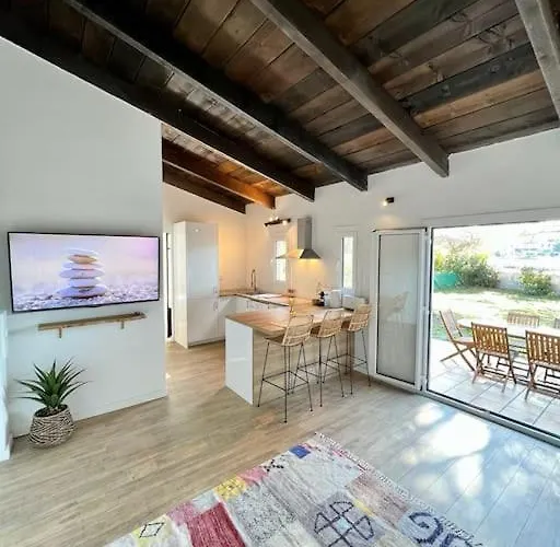 Maison Chaleureuse En Plein Coeur Du Centre *