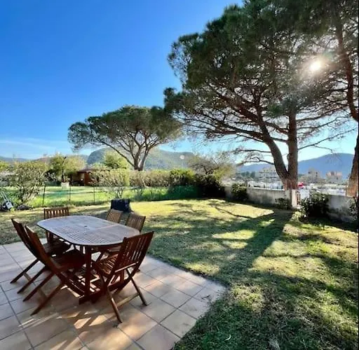 Maison Chaleureuse En Plein Coeur Du Centre Saint-Florent (Corsica)